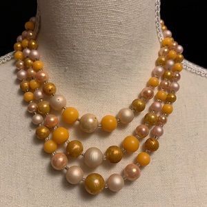 Tri-strand adjustable length necklace